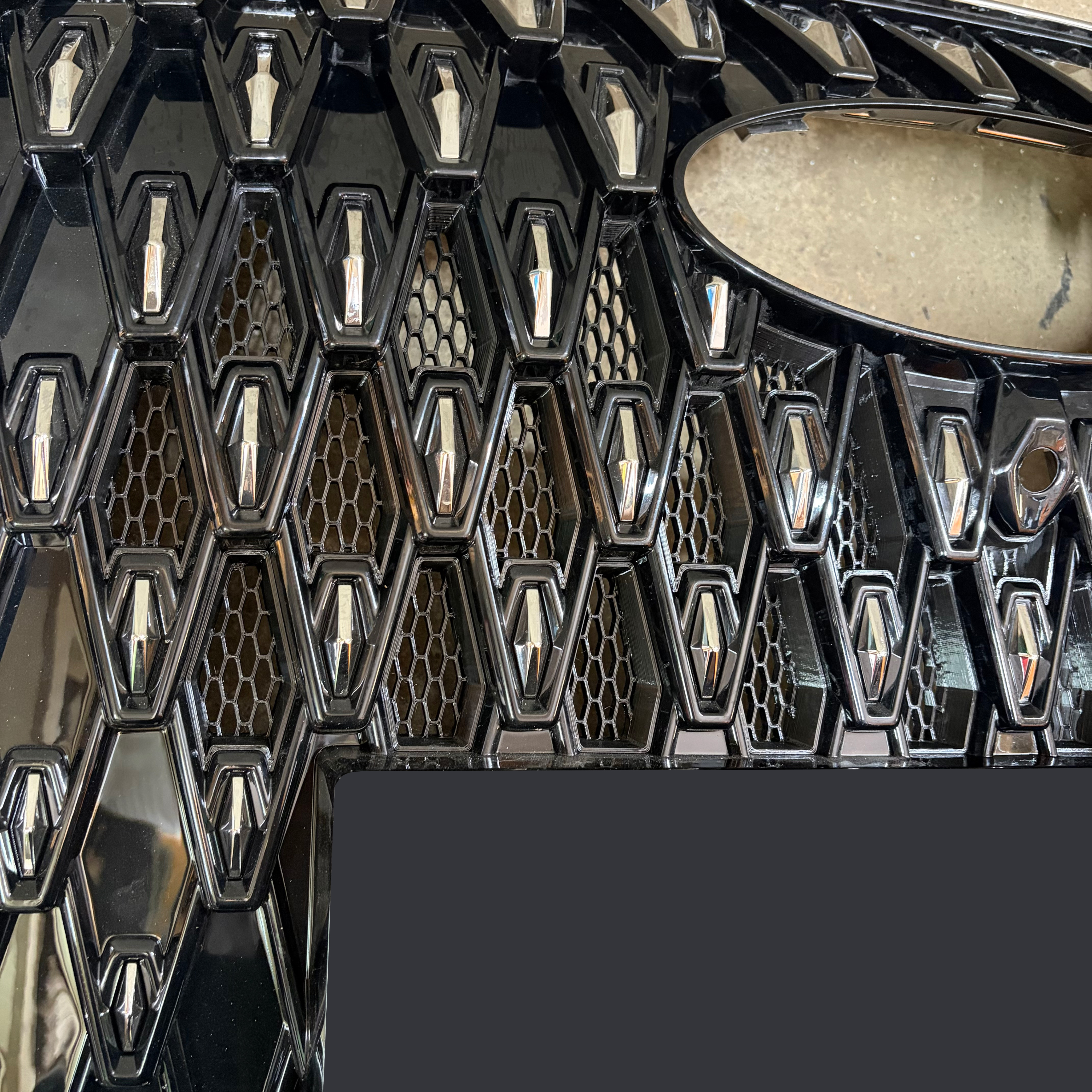 ФОТО Liana.Market LMVCT7L Вставки в бампер Chery Tiggo 7L ве